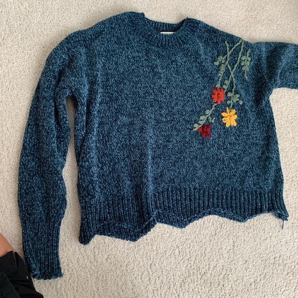 Floral Crop Top Sweater - Picture 1 of 2